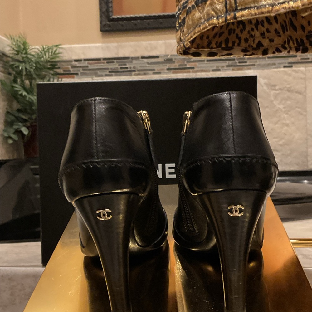 CHANEL Open toe black leather bootie🖤